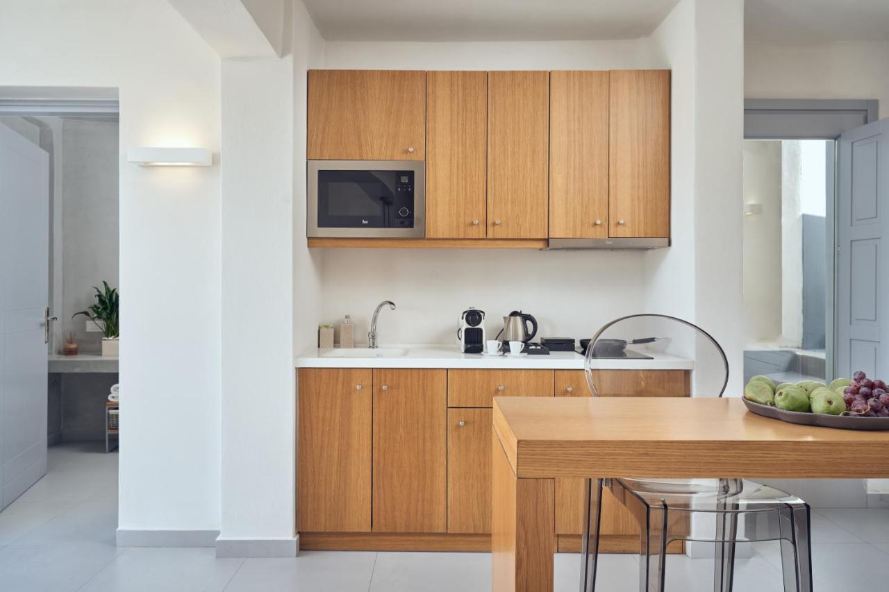 Nova Luxury Suites Pýrgos Exteriör bild