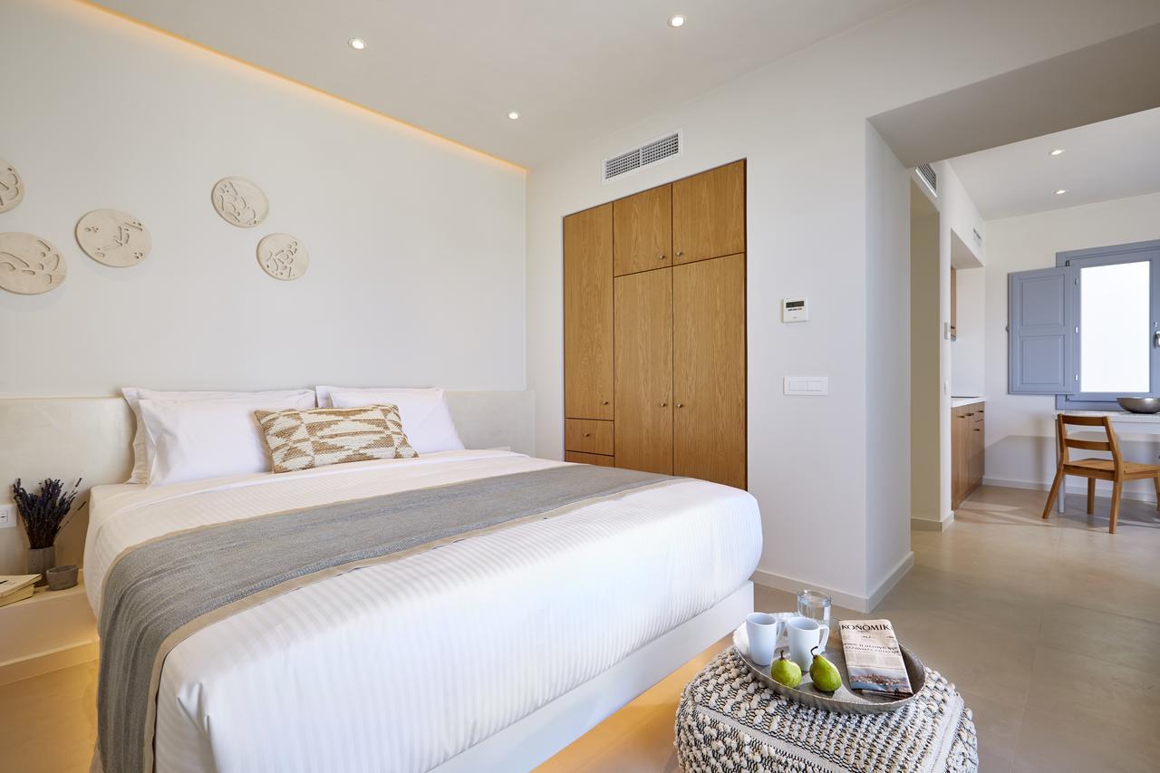 Nova Luxury Suites Pýrgos Exteriör bild